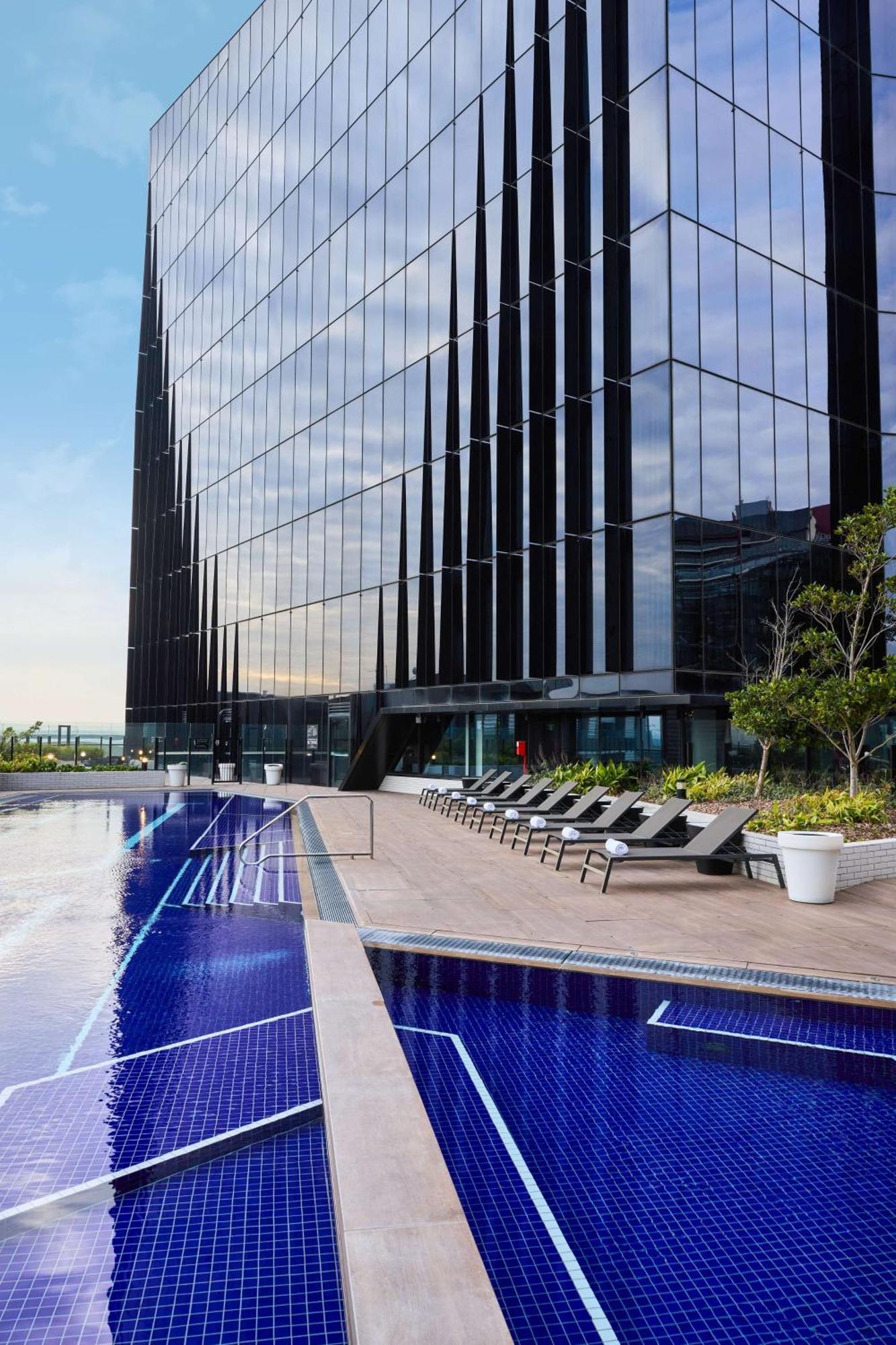 Vibe Hotel Melbourne Docklands Bagian luar foto