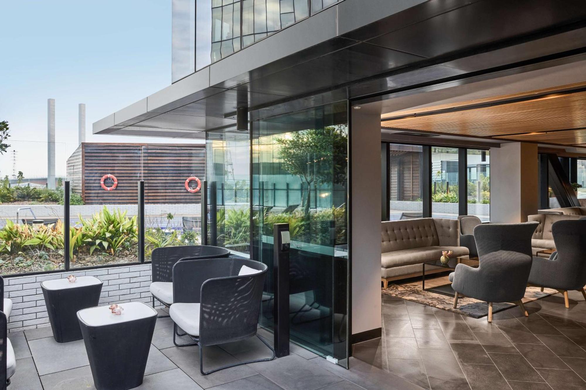Vibe Hotel Melbourne Docklands Bagian luar foto
