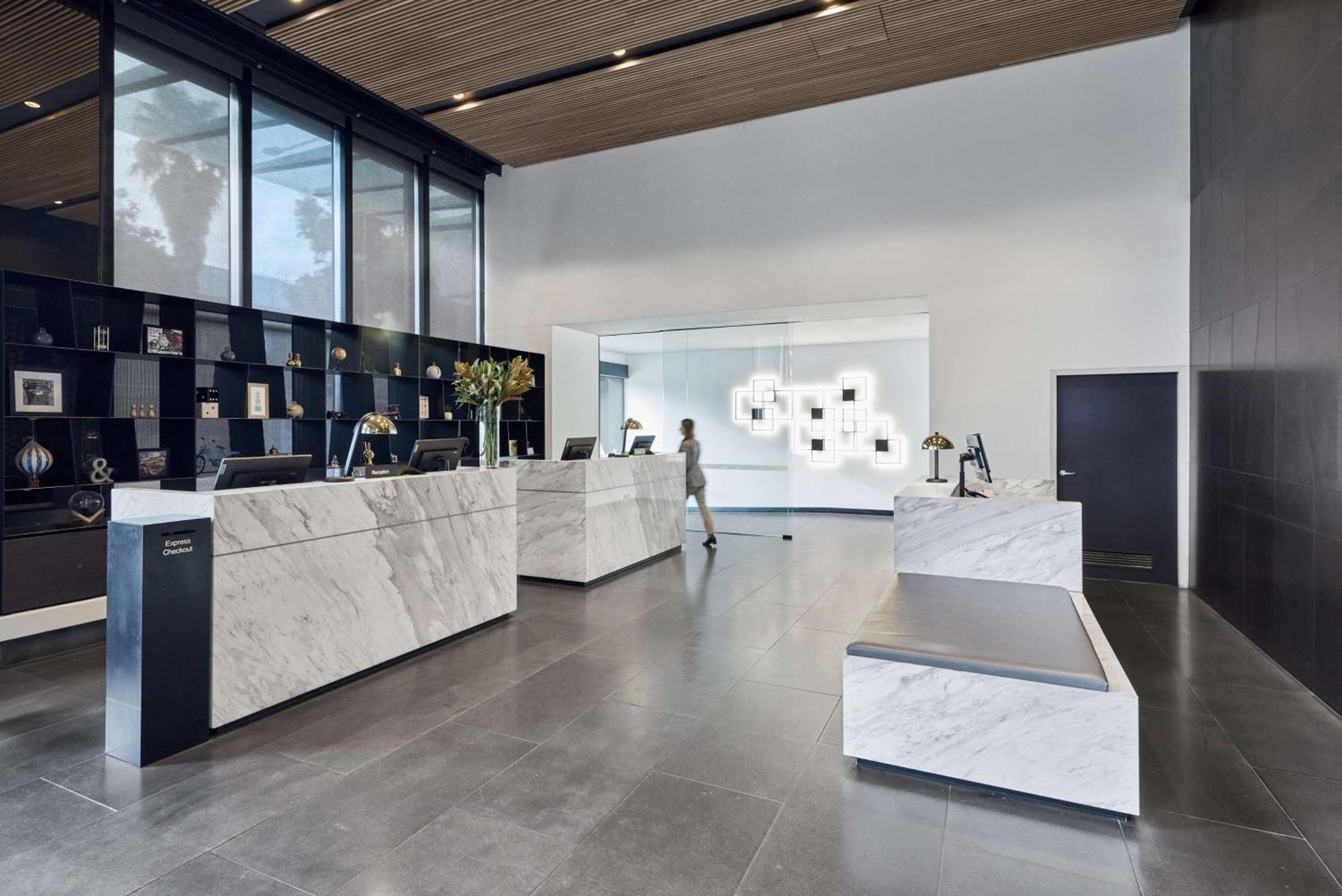 Vibe Hotel Melbourne Docklands Bagian luar foto